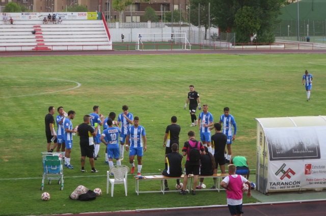 2-1 El CD Tarancón remontó en cinco minutos ante el CF La Solana, en inferioridad numérica,  un madrugador gol de penalti, en el segundo partido consecutivo en casa de pre temporada, cuarto de la preparación.