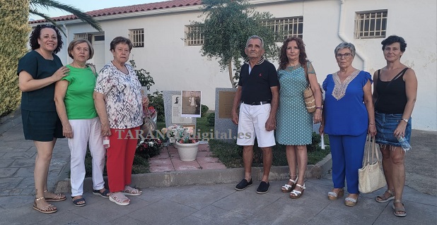Homenaje en el cementerio de Tarancón a las víctimas de la guerra y la posguerra