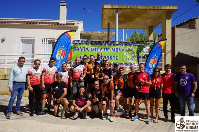 María Jesús Algarra y Antonio Dávila escalan a lo más alto en el trail de montaña de Santa Cruz de Moya