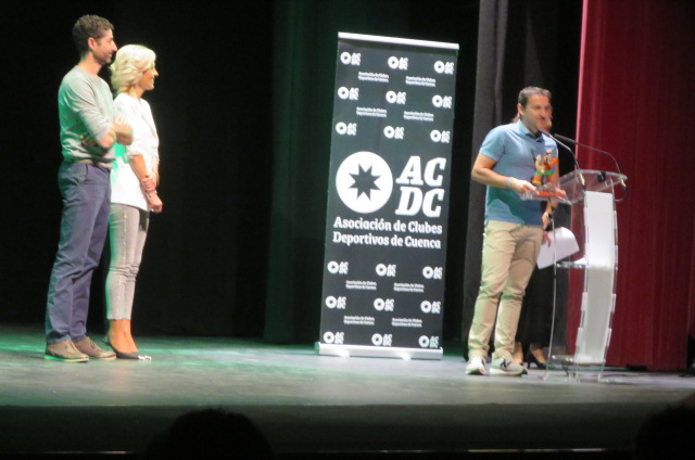 Raul Cantarero Mejor Entrenador en la III Gala ACDC Awards 2024 “Los entrenadores hechamos muchisimas hora invisibles”