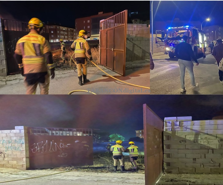 Un pequeño incendio se produjo anoche junto a la zona de carpas en Tarancón