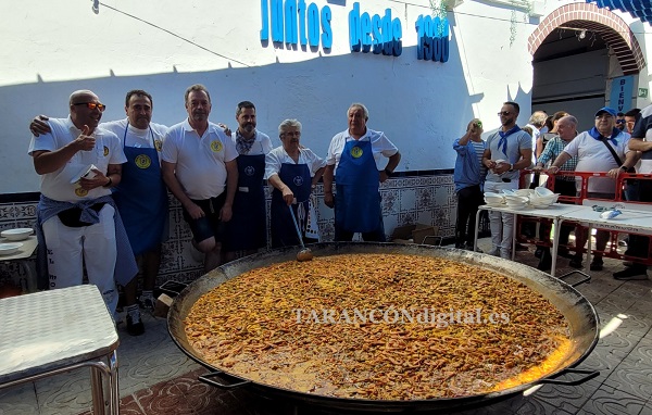 La Peña El Mosto de Tarancón ha degustado en este último día festivo su tradicional paella para 500 comensales