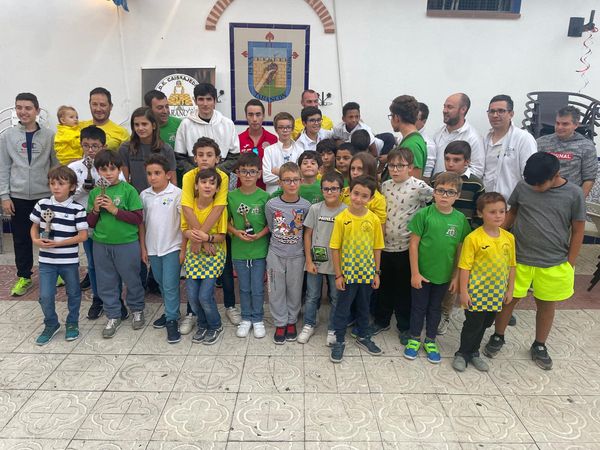 La sede de la Peña el Mosto acogía el tradicional Torneo de Fiestas y Ferias Tarancon 2024, que contó con cuarenta participantes.
