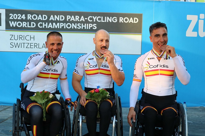 En el Team Relay de ciclismo Paralímpico, Luis Miguel García Marquina se cuelga el bronce en el Campeonato del Mundo que se esta celebrando en Zurich.