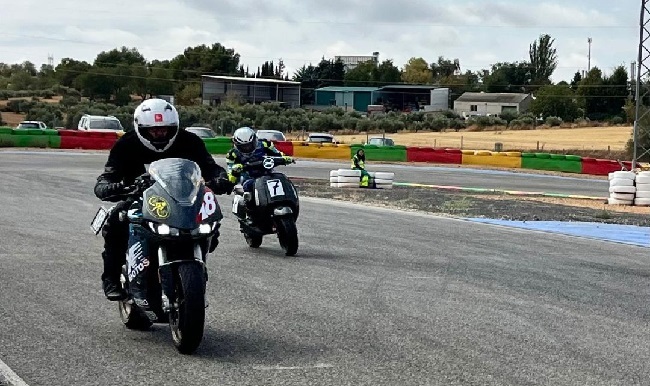 El circuito taranconero DR7 acoge las pruebas de resistencia de motos eléctricas.