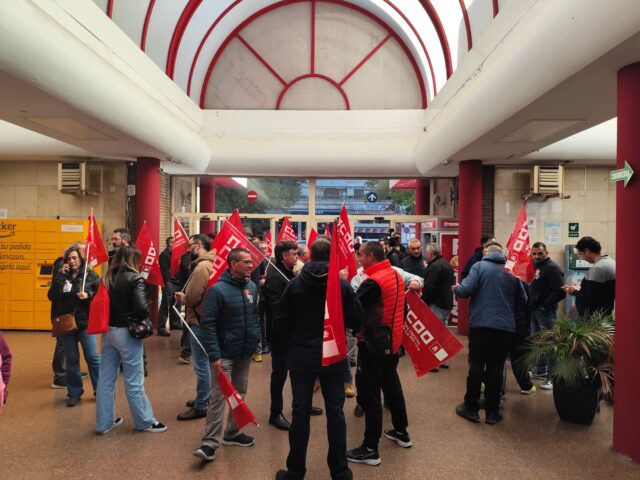 Seguimiento masivo de la huelga de transporte de viajeros en CLM convocada por CCOO y UGT, que alcanza el 100% en Cuenca, Guadalajara y Toledo