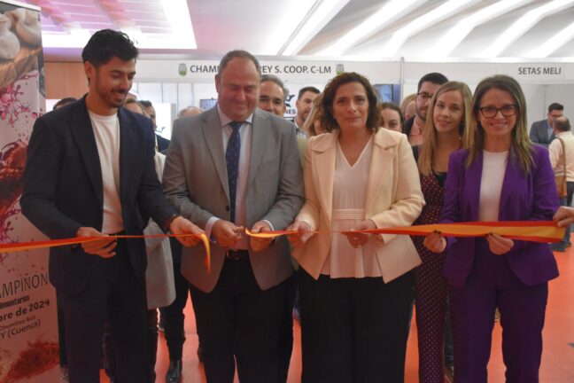 La primera Feria del Champiñón abre sus puertas en Quintanar del Rey con una veintena de expositores de la región