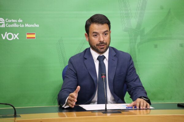 Vox CLM pedirá la comparecencia del vicepresidente segundo de las cortes por las «paguitas vip para ex altos cargos de la Junta»
