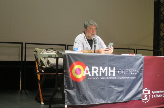Máximo Molina Gutiérrez, presidente de ARMH de Cuenca, ofrece una documentada e interesante charla en relación al Polvorín de Tarancon en su 75 aniversario.