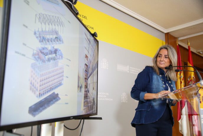 La delegada del Gobierno visita Letur y sigue la evolución de la DANA a su paso por la región