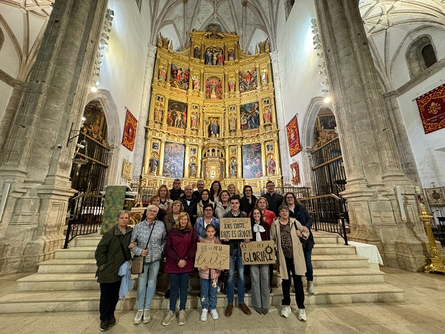 Un grupo de la Parroquia de la Asunción de Tarancón asiste al concierto de Hakuna en Yepes