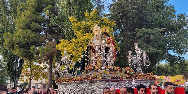 La Imagen de la Virgen de la Esperanza junto a San Juan procesionaba este sábado en el 25 aniversario de su llegada a Tarancón
