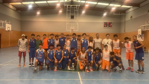 Primer partido de la temporada para el equipo U19 de Baloncesto Tarancon en casa. En la liga Regional Cadete, desplazamiento a Alcázar de San Juan