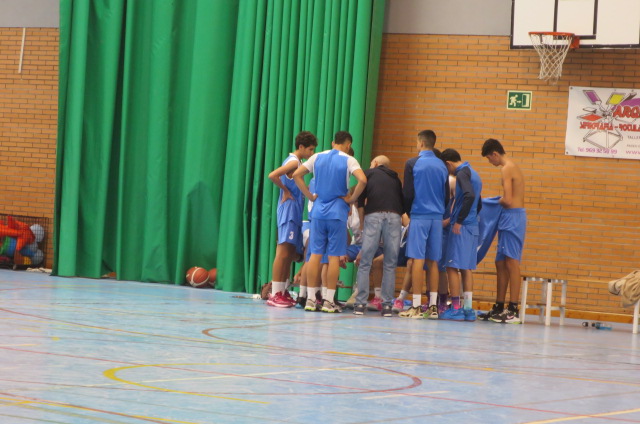 Buen arranque de temporada del CB Tarancón en la Liga Regional Cadete y su asociado Infantil. Rodeado de un excelente ambiente de publico se impuso en las dos categorías a los equipo Basket Cervantes de Ciudad Real.
