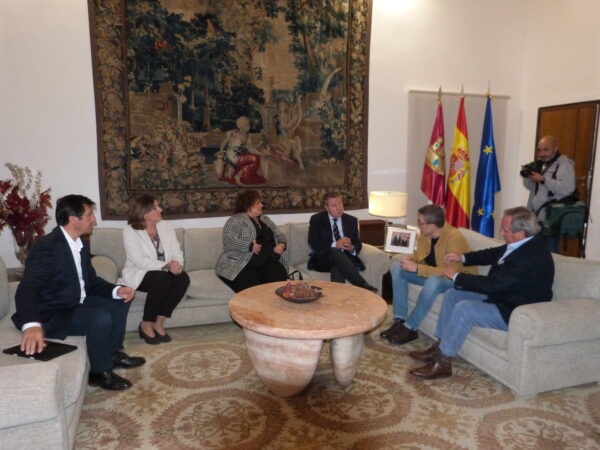 Gobierno y agentes sociales constituyen un grupo de coordinación para la recuperación social y económica de las zonas devastadas por la DANA en CLM