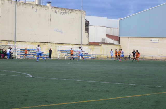 Comienza a ganar también en casa, campo San Isidro, el equipo Juvenil B de la EFB Jesús de la Ossa, en el grupo V Territorial.