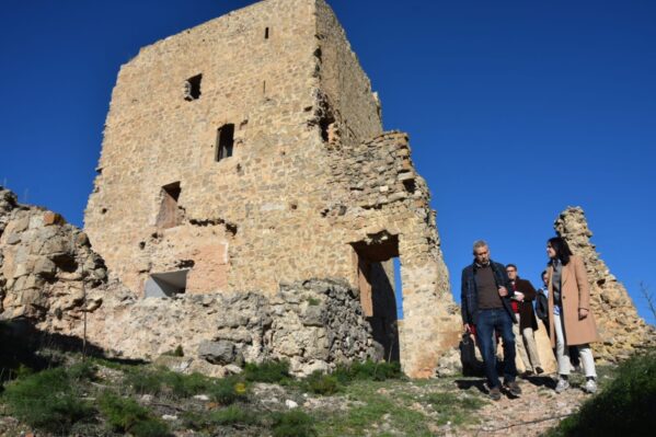 La Diputación de Cuenca va a mejorar la iluminación, muralla y edificios de Moya con una inversión de medio millón de euros