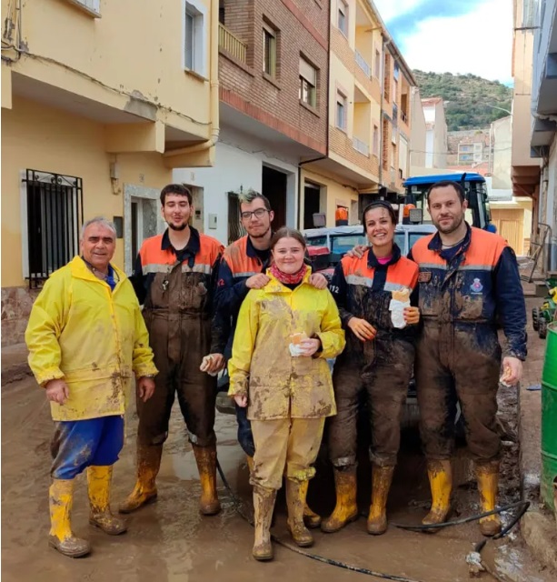 Voluntarios de Protección Civil de Huete ayudan en Mira en el operativo de emergencia tras la DANA