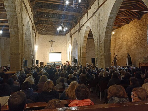 ‘Los libros viajan por la provincia’ de la Diputación concluyen su periplo con una presentación y visita cultural en Valeria