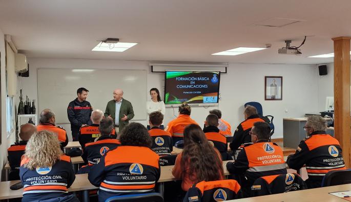 Un total de 40 voluntarios de agrupaciones de Protección Civil de Castilla-La Mancha reciben formación sobre comunicaciones e iniciación a la ofimática