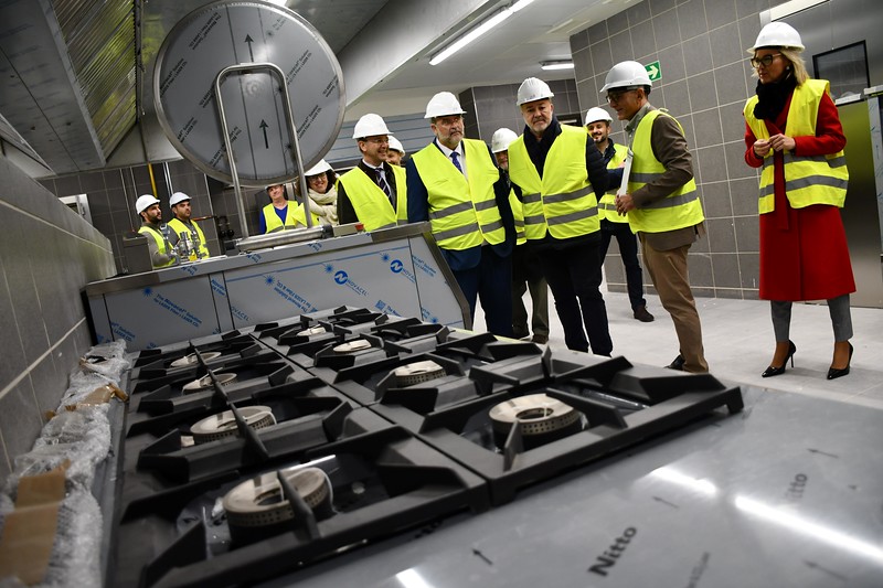 La cocina del Hospital Universitario de Cuenca podrá atender a 500 pacientes diarios y está equipada con tecnología de última generación