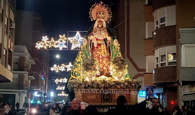 Procesión en Honor a la Virgen de la Esperanza en Tarancón pese a las bajas temperaturas