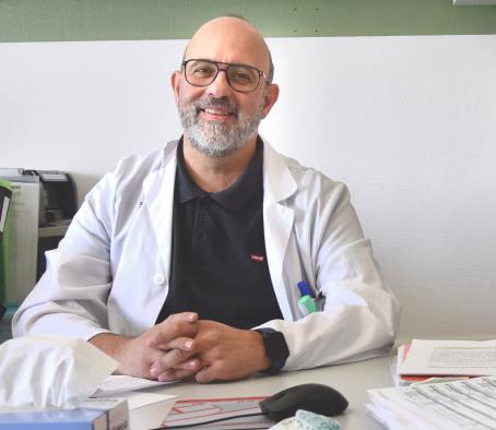Un facultativo de la Gerencia de Albacete participa en la publicación de un destacado manual de tratamientos en psicología clínica