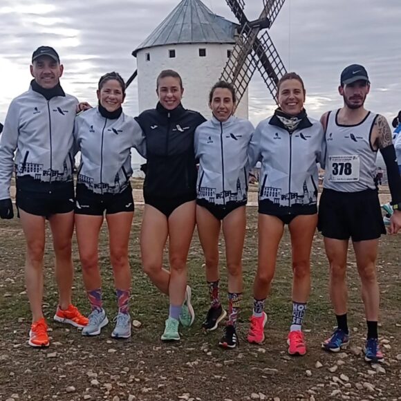 El equipo Femenino del Run Faster Juan Carlos de  la Ossa, subcampeón de Castilla la Mancha de Cross en Campo de Criptana