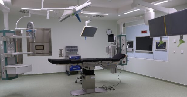 El nuevo Hospital Universitario de Cuenca recibe material y equipamiento para el Área Quirúrgica por más de 3,4 millones de euros