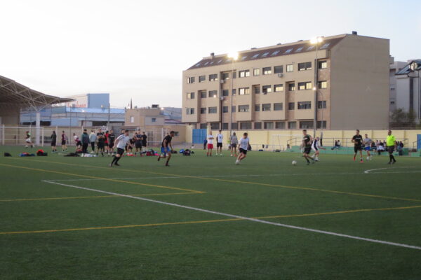 Aunque perdió esta jornada, el equipo Copón Que Movida Keller mantiene el liderato de la Liga Local Futbol 7 Memorial David Gómez de Tarancón.