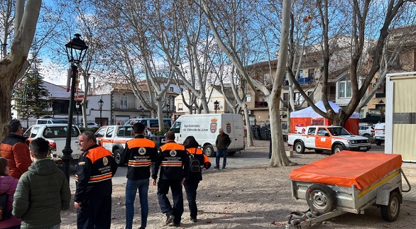Nueva máquina extendedora de sal para la Agrupación de Voluntarios de Protección Civil de Huete