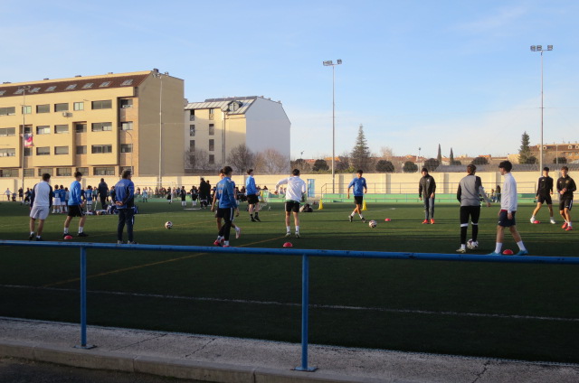 Resolvió en el primer tiempo el CD MLV Quintanar ente el equipo B Juvenil de la EFB Jesús de la Ossa en el grupo V Territorial. Hasta las postrimerías del encuentro no llegó el del honor para el equipo blanquiazul que perdió 4-1.