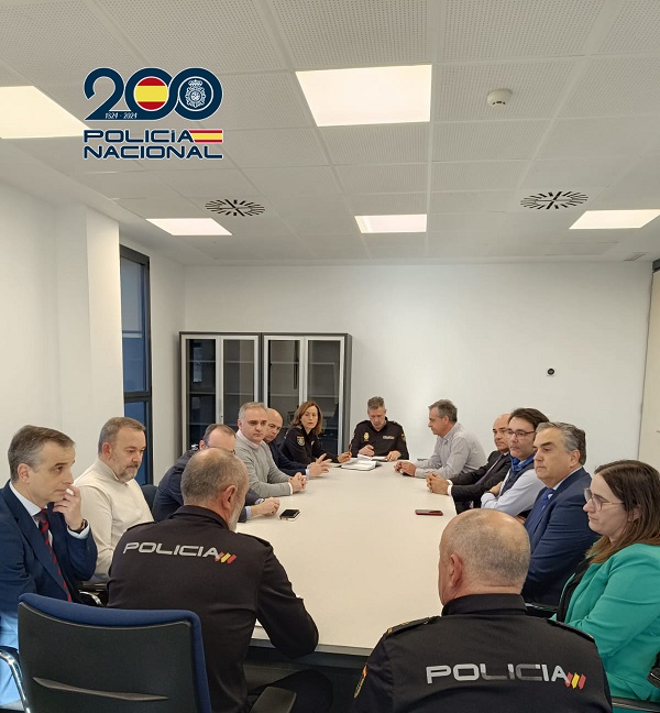 La Policía Nacional y las entidades bancarias trabajan conjuntamente para evitar estafas a las personas mayores