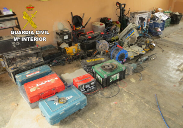 La Guardia Civil esclarece dos delitos de robo con fuerza en las cosas