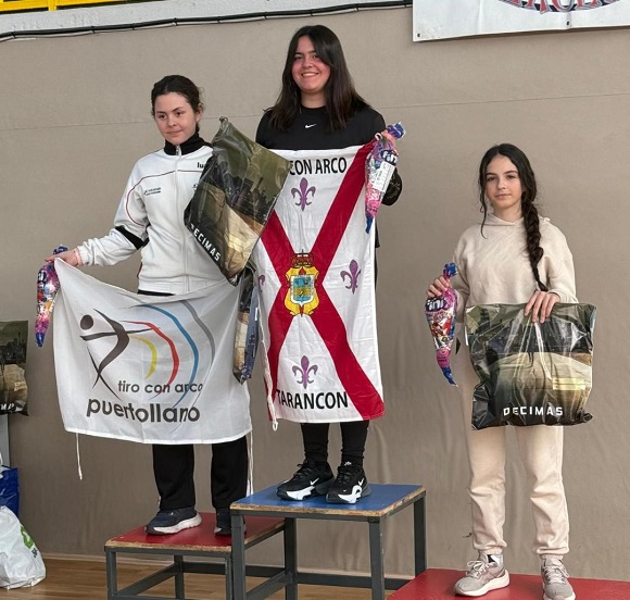 La arquera de la Escuela de Tiro con Arco de Tarancón, Celia Hontana OIivas, primera clasificada categoría Infantil en el XXVII Campeonato “Ciudad de Tomelloso” de Tiro con Arco.