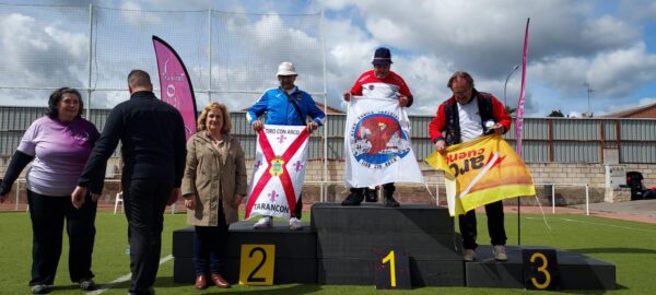 El veterano tirador de arco de Tarancon, José María Párraga ya es segundo en la Liga Regional de precisión