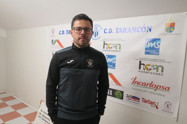 Jorge Cañete, entrenador del CD Tarancon analiza la goleada en Sonseca que dice “nos impulsa  para hacer lo que venimos haciendo” según Cañete “el mayor respeto hacia el rival era seguir haciendo goles….!