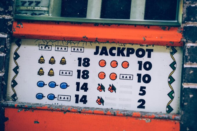 Tragaperras retro vs. contemporáneas: ¿Qué prefieren los jugadores en 2025?