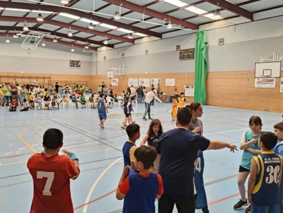 Promoción de baloncesto con los niños y niñas hasta alevín, con una respuesta muy positiva