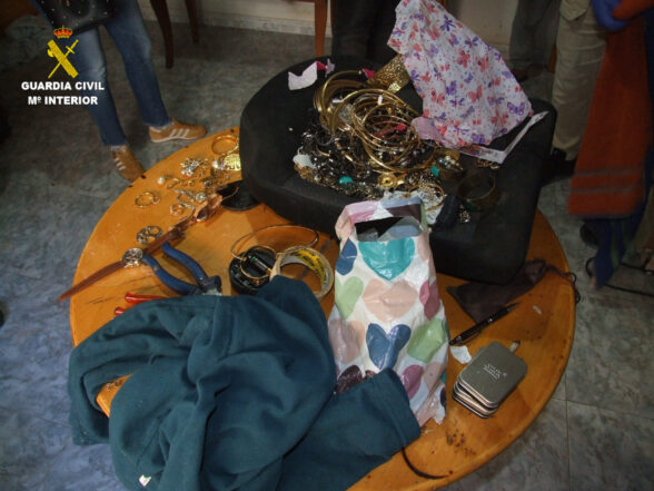 La Guardia Civil detiene en San Clemente a tres personas por tres delitos de robo con violencia y dos de lesiones