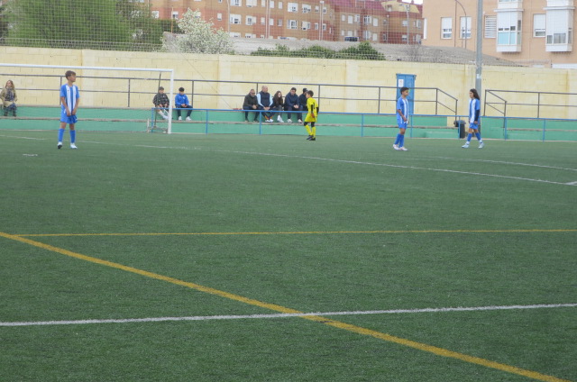 Después de diez jornadas, la Liga Globalcaja Quijote, mantiene un equipo imbatido, el líder y otro sin haber puntuado todavía.