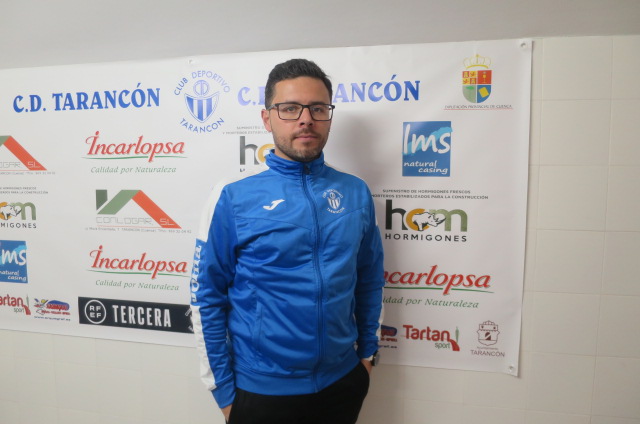 Jorge Cañete, entrenador CD Tarancón, agradecido por el reconocimiento y feliz por el juego, desarrollo del partido y el resultado