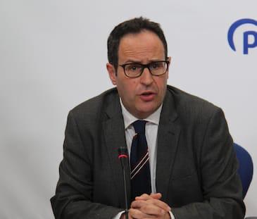 Martín-Buro condena que los pacientes oncológicos de Cuenca sufran desplazamientos de hasta 4 horas por la incompetencia sanitaria de Page