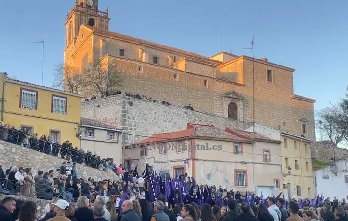 La Procesión de Paz y Amor deslumbra en Tarancón