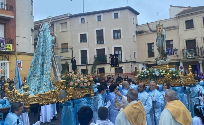 La lluvia obliga a acortar la procesión de la Resurrección en Tarancón y a modificar el lugar del encuentro