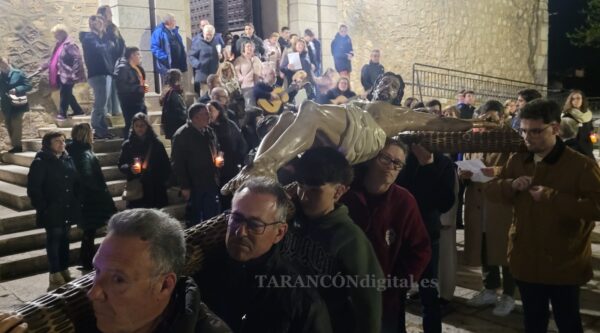 Multitudinario Vía Crucis de los Jóvenes en el Lunes Santo de Tarancón