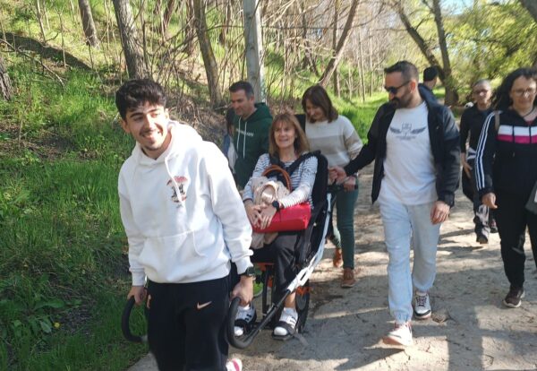 El Gobierno regional y la Federación de Deportes de Montaña de Castilla-La Mancha organizan una jornada sobre el uso de la Silla Joëlette