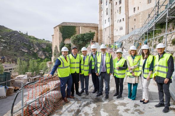 El presidente de Castilla-La Mancha asegura que “hay que empezar a pensar en segundo remonte mecánico” en la Hoz del Huécar