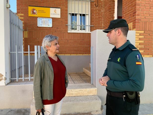 La subdelegada del Gobierno en Cuenca visita el cuartel la Guardia Civil en Valera de Abajo