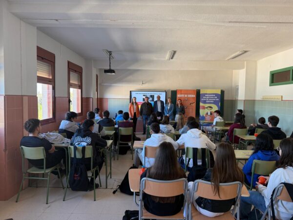 Los talleres de educación ambiental sobre la recogida separada del aceite usado llegarán a unos 1.500 jóvenes de la provincia